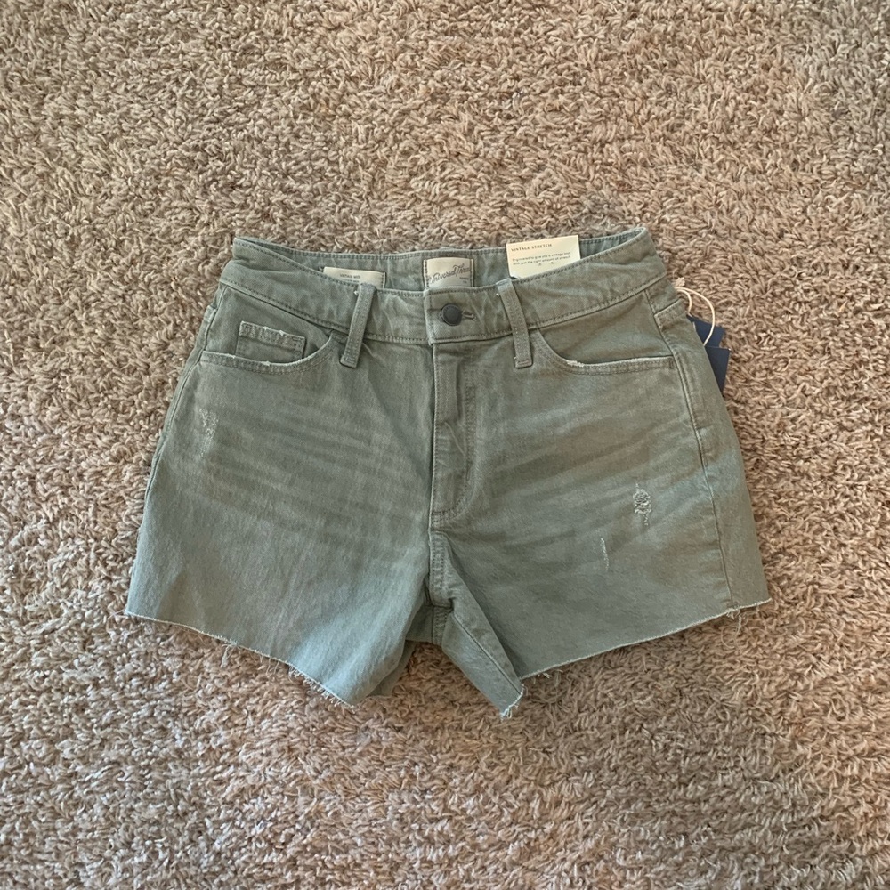 DUSTY OLIVE VINTAGE MIDI SHORTS